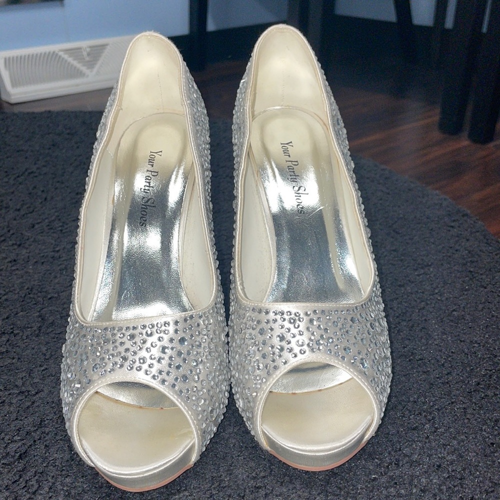 White silver sparkle heel